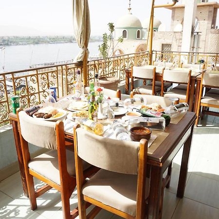 Merry Land Hotel & Roof Top Nile Restaurant Luxor Eksteriør bilde