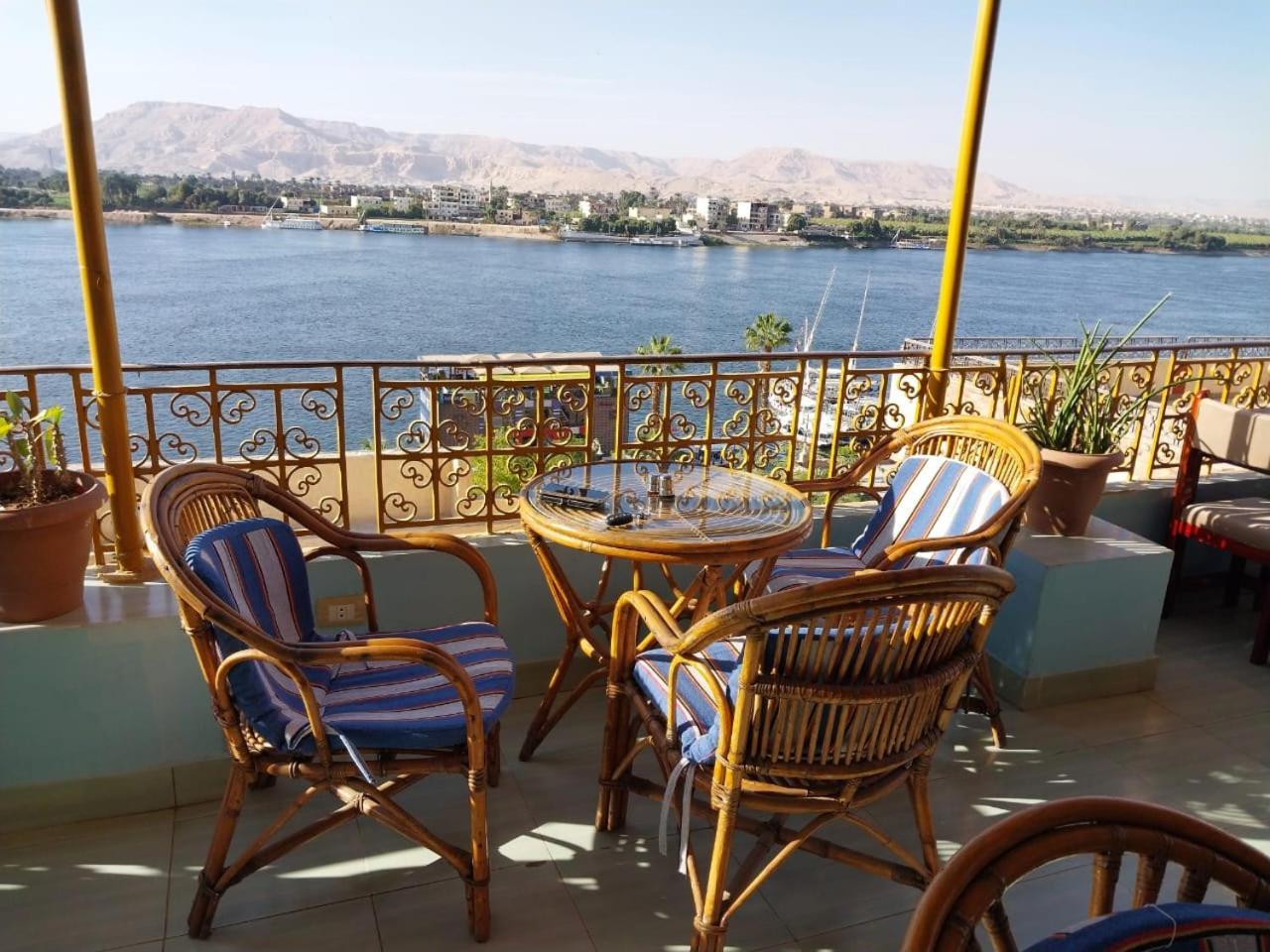 Merry Land Hotel & Roof Top Nile Restaurant Luxor Eksteriør bilde