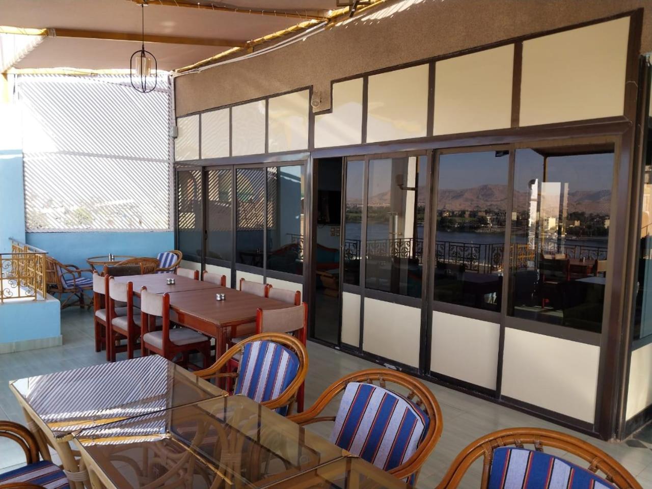 Merry Land Hotel & Roof Top Nile Restaurant Luxor Eksteriør bilde