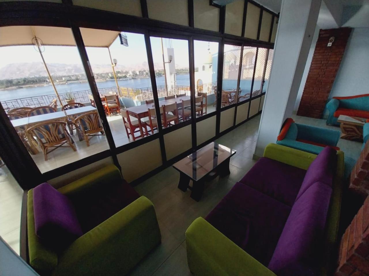 Merry Land Hotel & Roof Top Nile Restaurant Luxor Eksteriør bilde