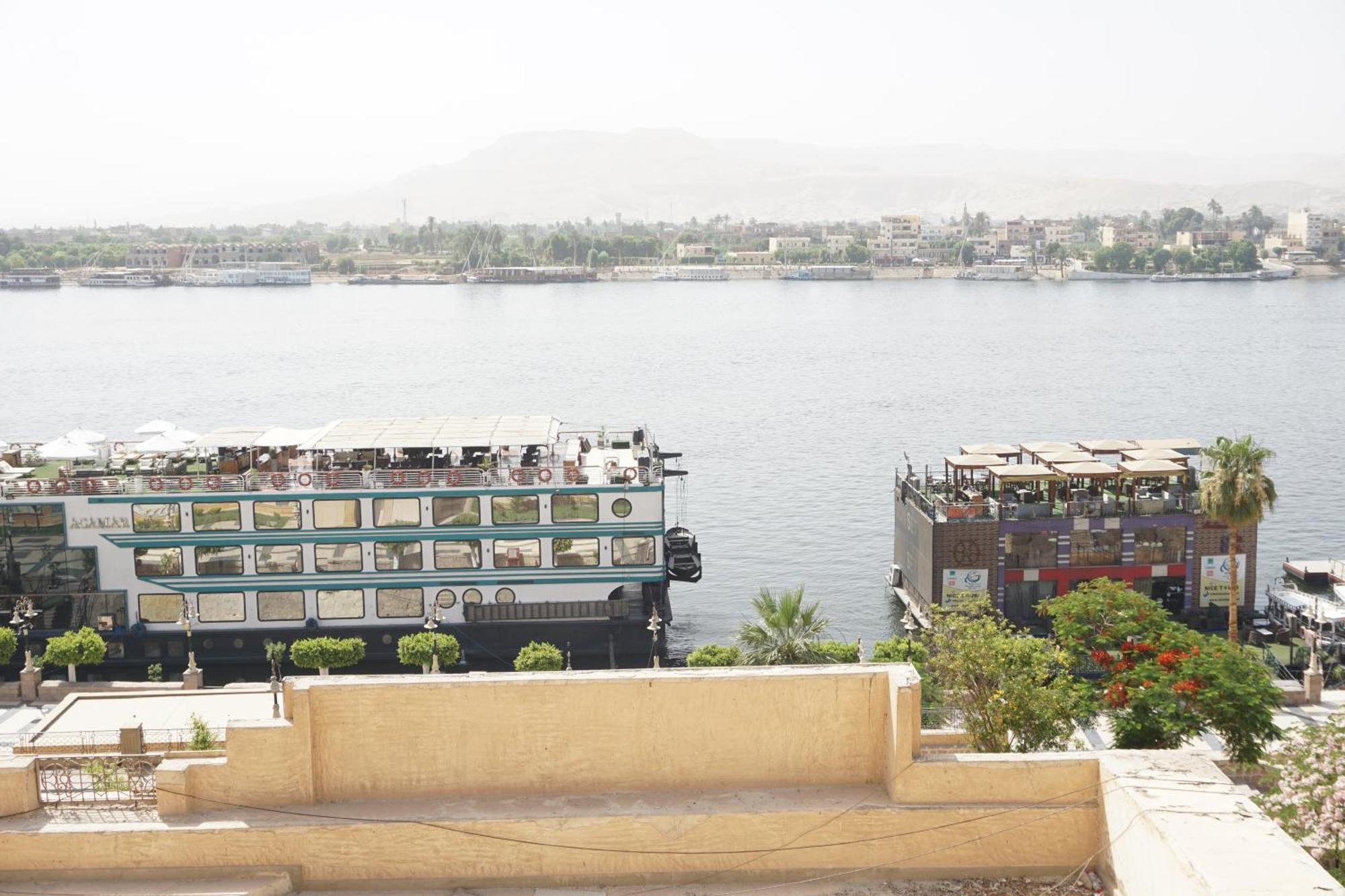 Merry Land Hotel & Roof Top Nile Restaurant Luxor Eksteriør bilde