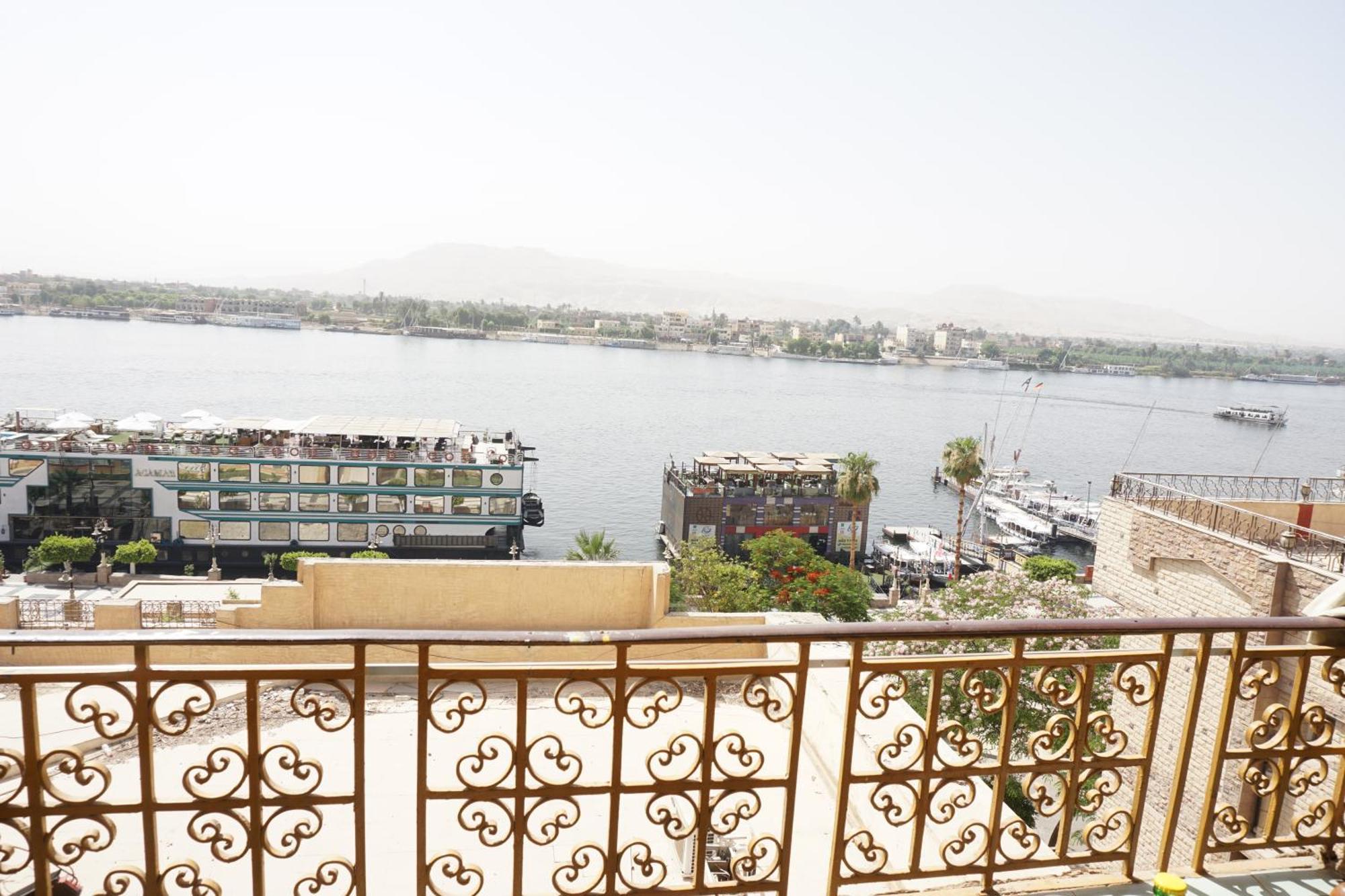 Merry Land Hotel & Roof Top Nile Restaurant Luxor Eksteriør bilde