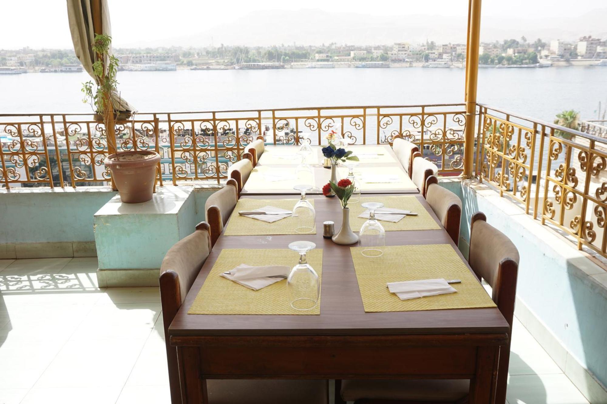 Merry Land Hotel & Roof Top Nile Restaurant Luxor Eksteriør bilde