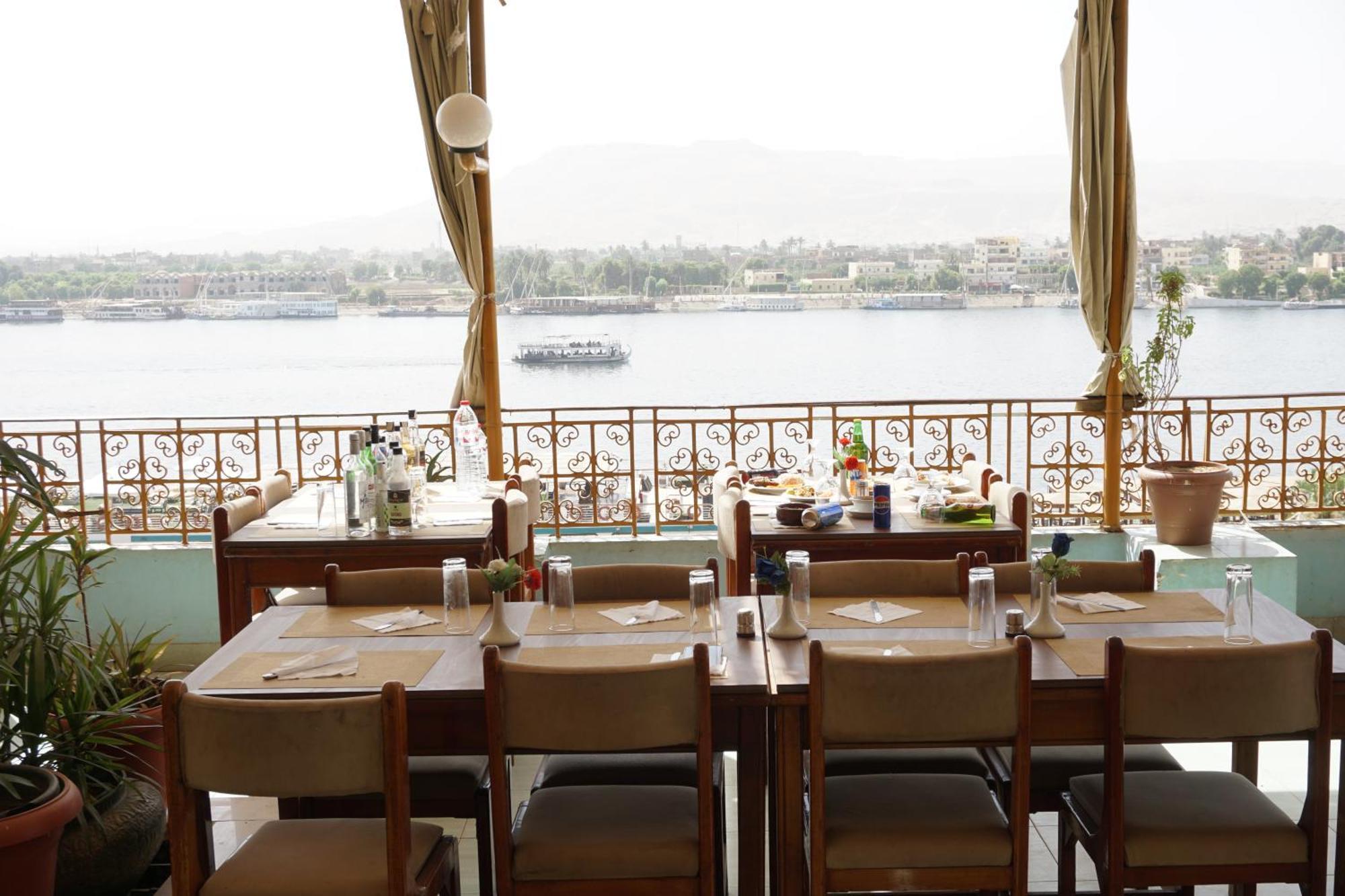 Merry Land Hotel & Roof Top Nile Restaurant Luxor Eksteriør bilde